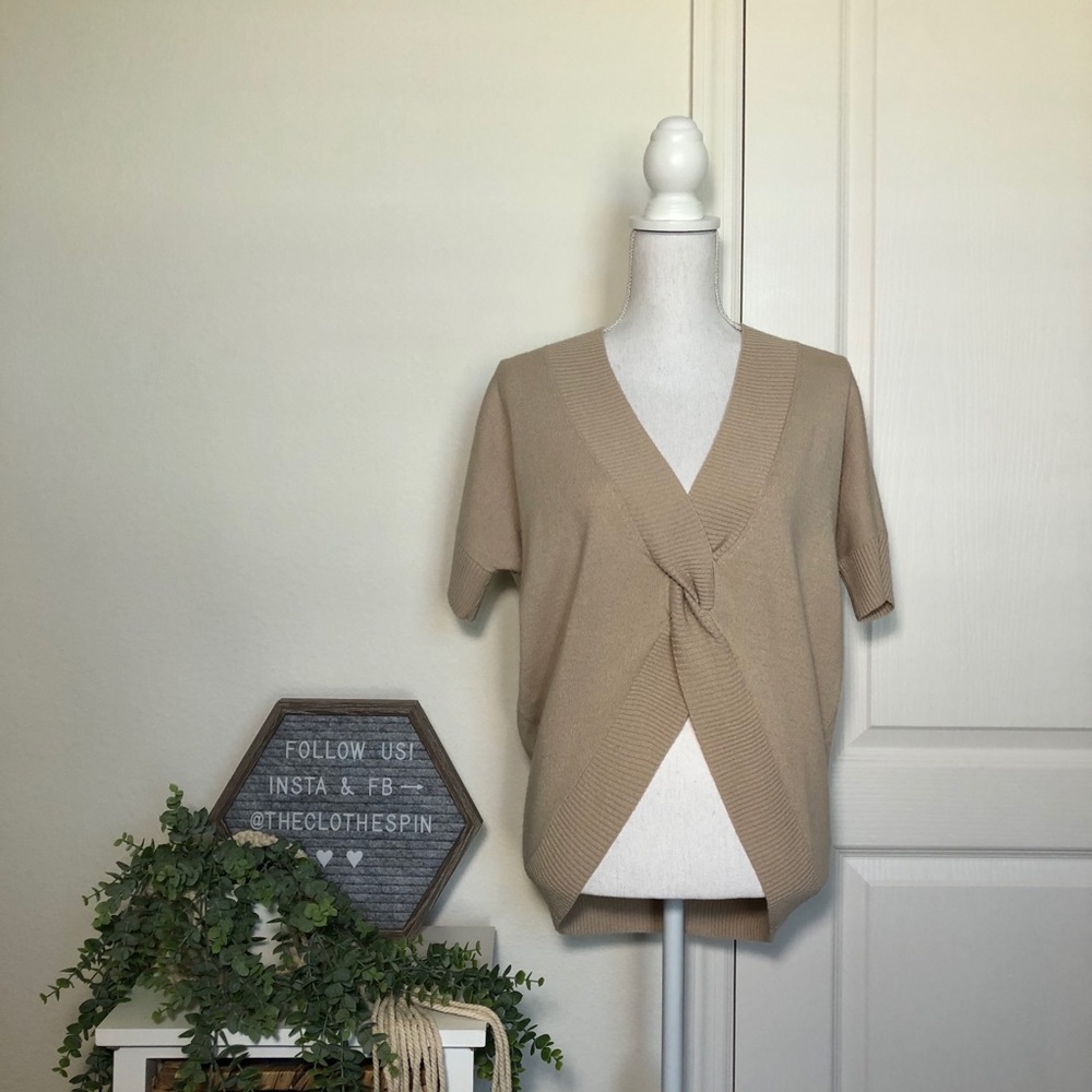 NY& Co short sleeve sweater